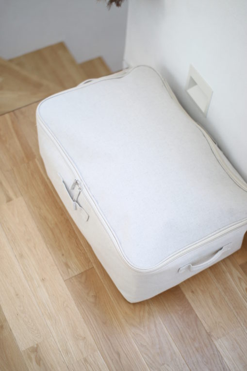 無印のソフトボックス衣装ケースにキャンプ用の着替えを入れています